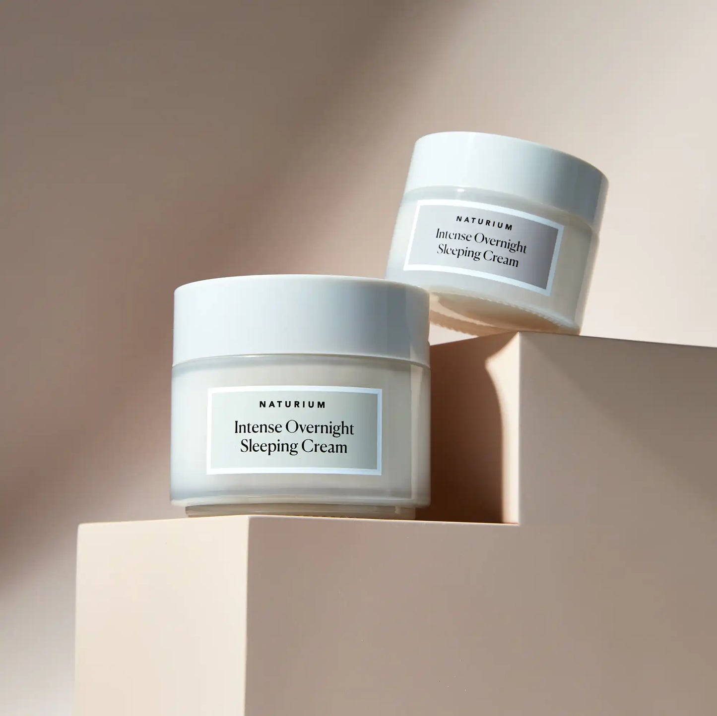 intense-overnight-sleeping-cream-jumbo-g8 11_18_2021_Naturium0552-crop.webp