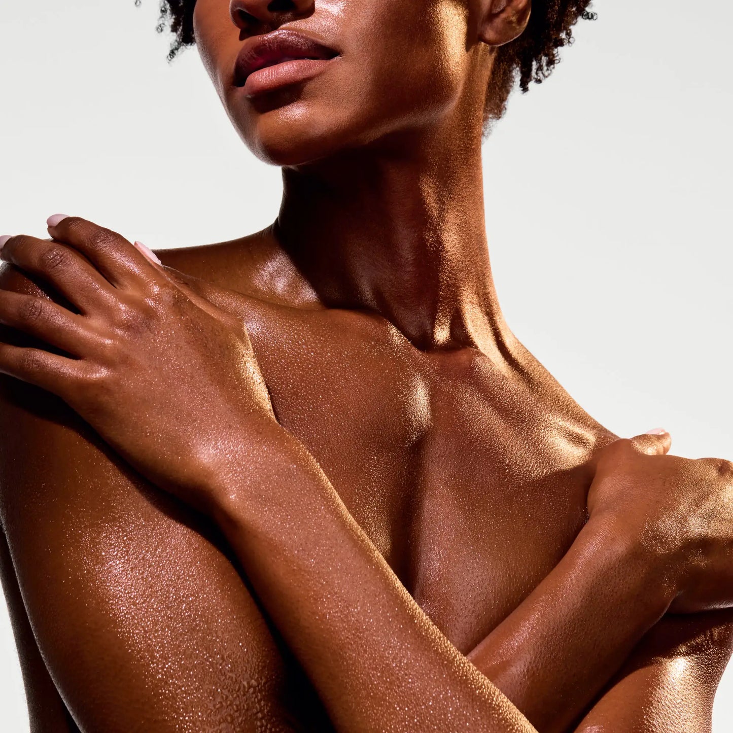 the-glow-getter-multi-oil-body-scrub-k6 NATR-40028-Alt-Image-The_Glow_Getter_Multi-Oil_Body_Scrub-06_1.webp