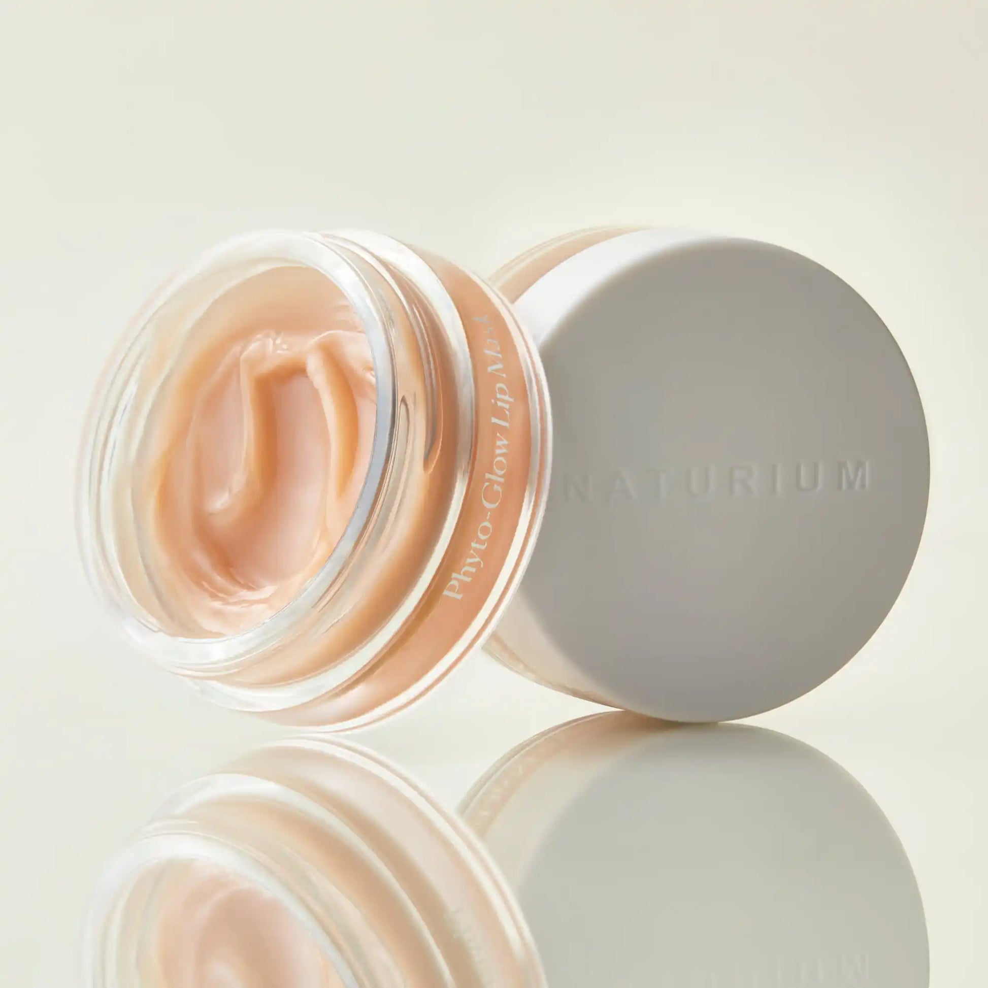 phyto-glow-lip-mask-m1 phyto-lipmask_0607-crop.webp